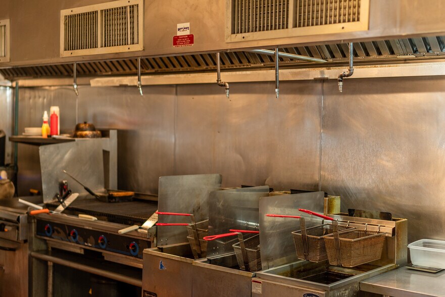 More Photos Of 1019 Norwich Rd, Plainfield Restaurant For Sale