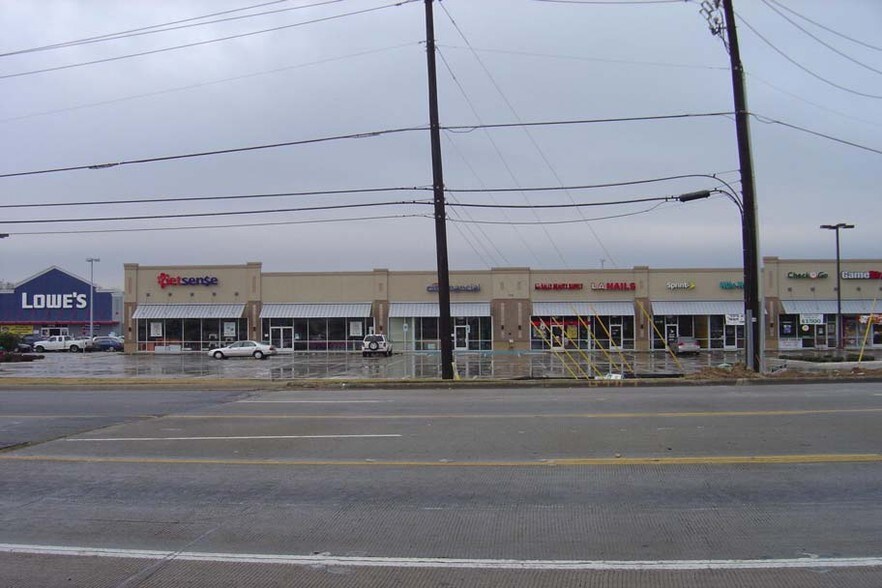Primary Photo Of 1707 S Broadway St, Sulphur Springs Storefront For Lease