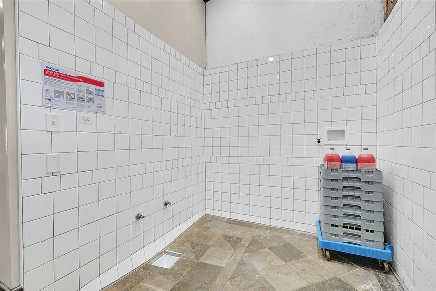 More Photos Of 228 1st St, Marysville Storefront Retail Residential For Sale