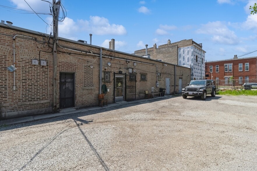 More Photos Of 3614-3620 W Division St, Chicago Storefront For Sale