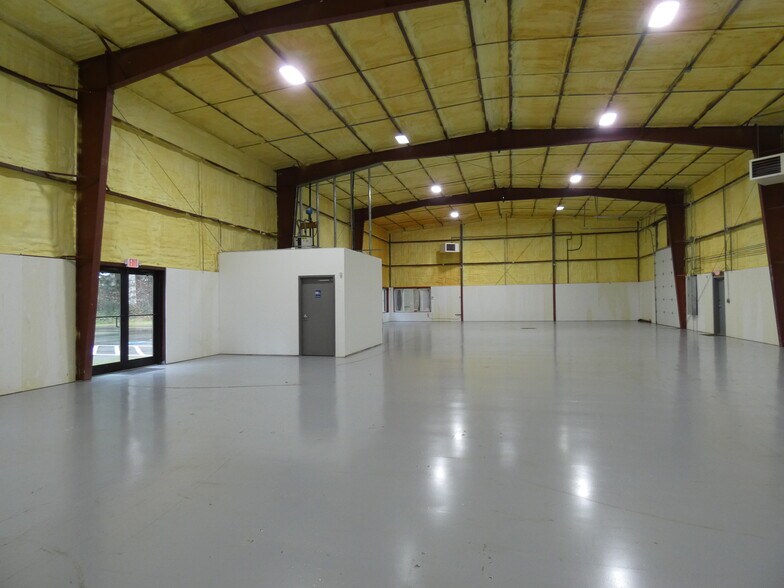 More Photos Of 151 W Henry Trusler Way, Shelton Warehouse For Lease
