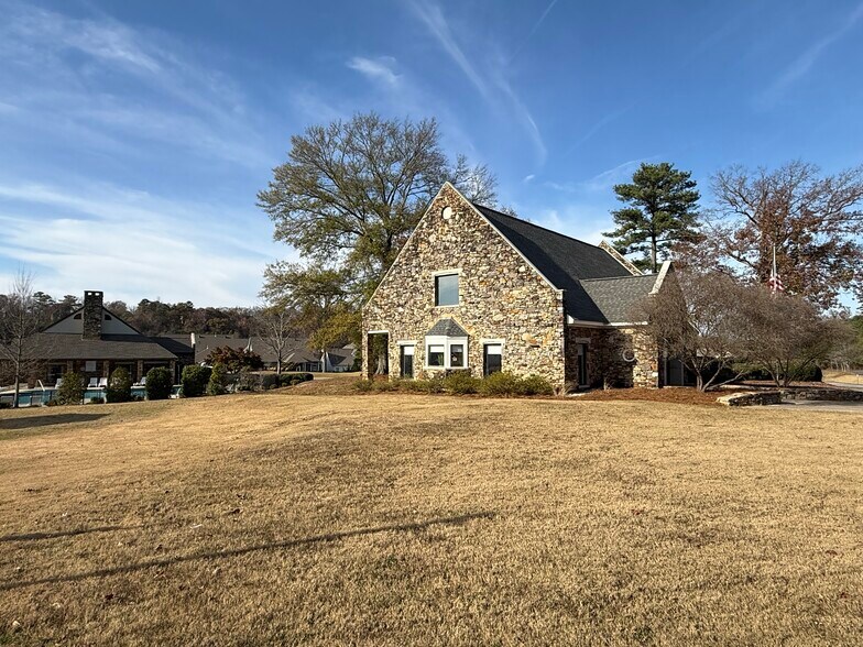 More Photos Of 204 Griffin Park Dr, Birmingham Office For Sale