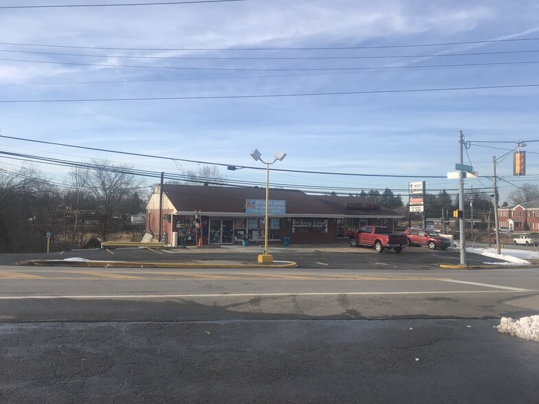 Primary Photo Of 441 McMurray Rd, Bethel Park General Retail For Lease