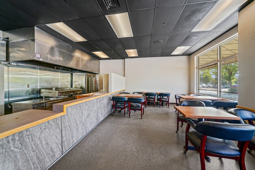 More Photos Of 2850-2860 Broadway St NE, Salem Medical For Lease