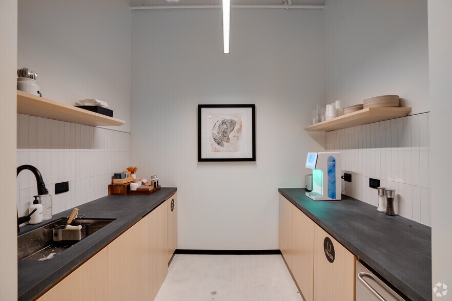 More Photos Of 3390 Mary St, Coconut Grove Coworking Space