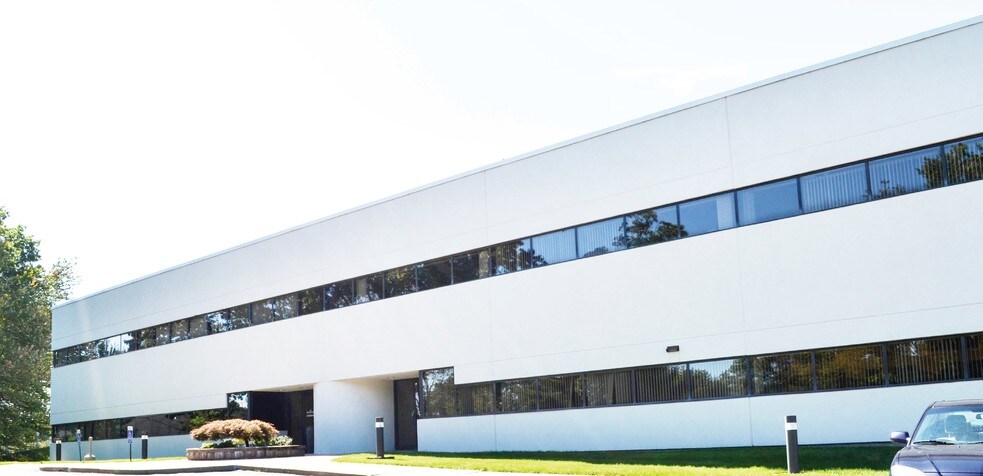 More Photos Of 20 Western Blvd, Glastonbury Office For Lease