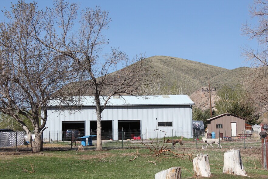 More Photos Of 735 W Park St, Dillon Trailer Camper Park For Sale