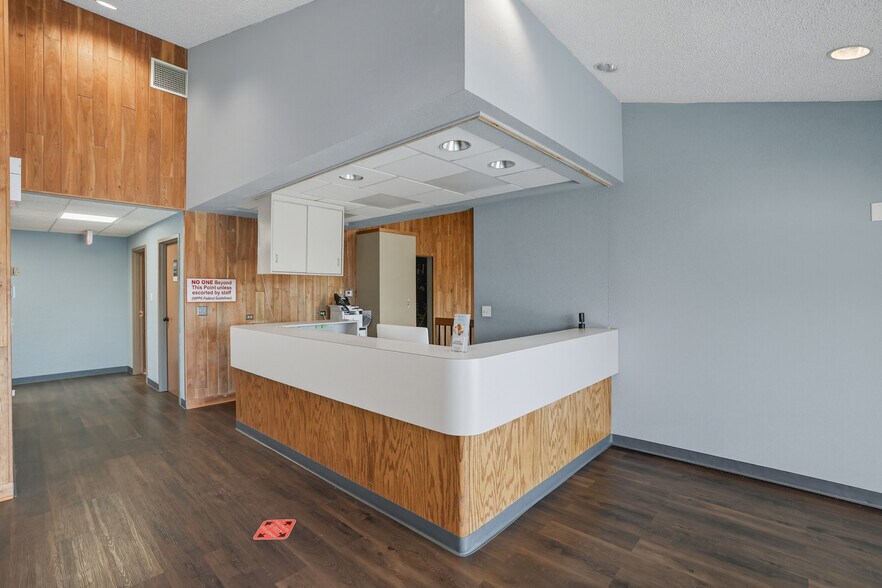 More Photos Of 2450 Glenwood Ave, Joliet Medical For Lease