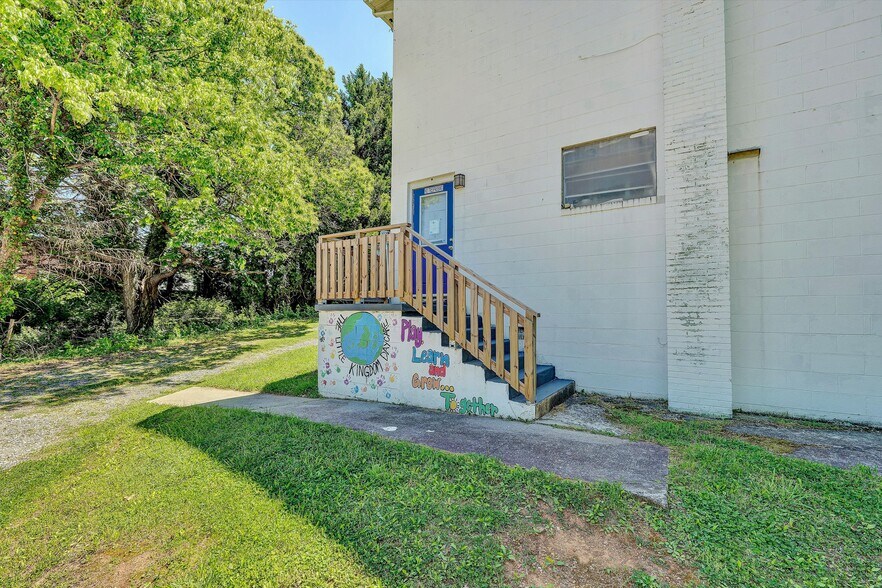 More Photos Of 2719 Colonial Ave SW, Roanoke Office For Sale