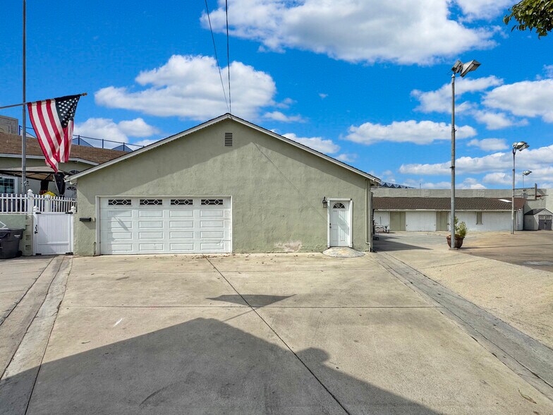 More Photos Of 7736 Sugar Dr, Huntington Beach Apartments For Sale