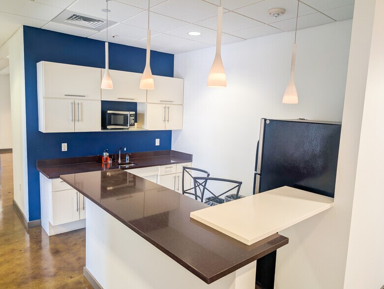 More Photos Of 2632 Broadway St, San Antonio Office Residential For Lease