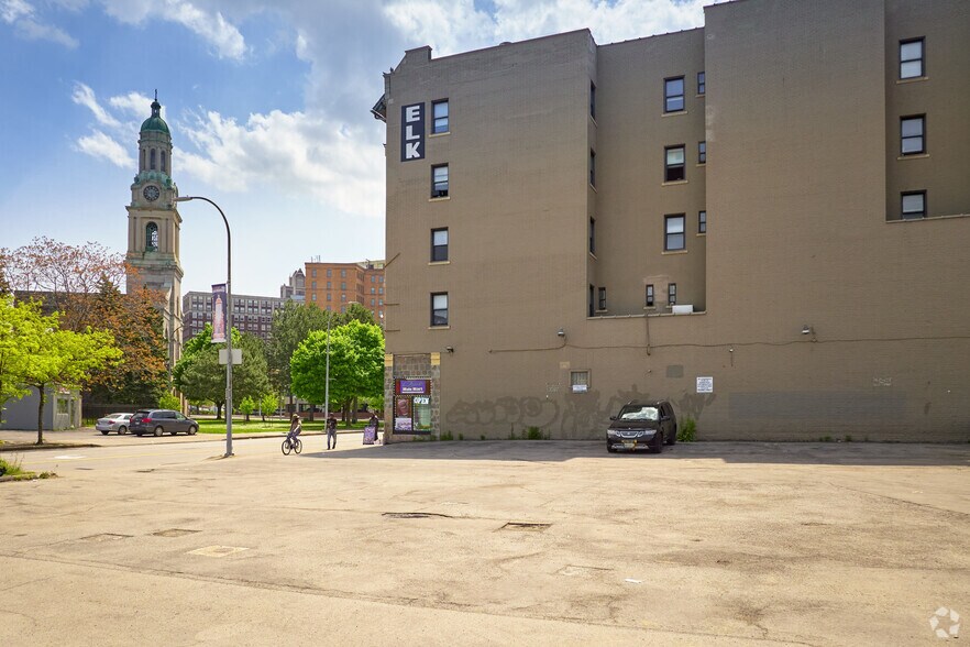 More Photos Of 113 N Clinton Ave, Rochester Apartments For Sale