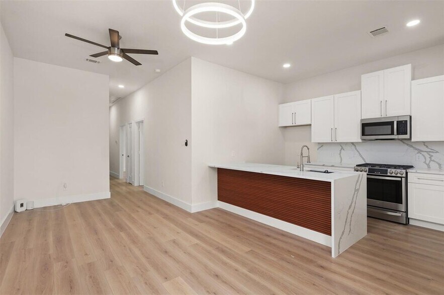 More Photos Of 4728 Sunbeam st, Houston Apartments For Sale