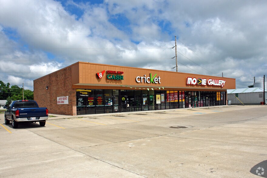 More Photos Of 104-108 N Mill St, Pryor Unknown For Lease