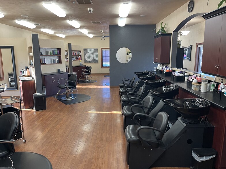 More Photos Of 1429 Province Ter, Menasha Office For Sale