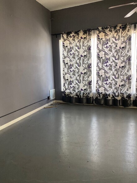 More Photos Of 1124-1140 E Pacific Coast Hwy, Long Beach Storefront For Lease