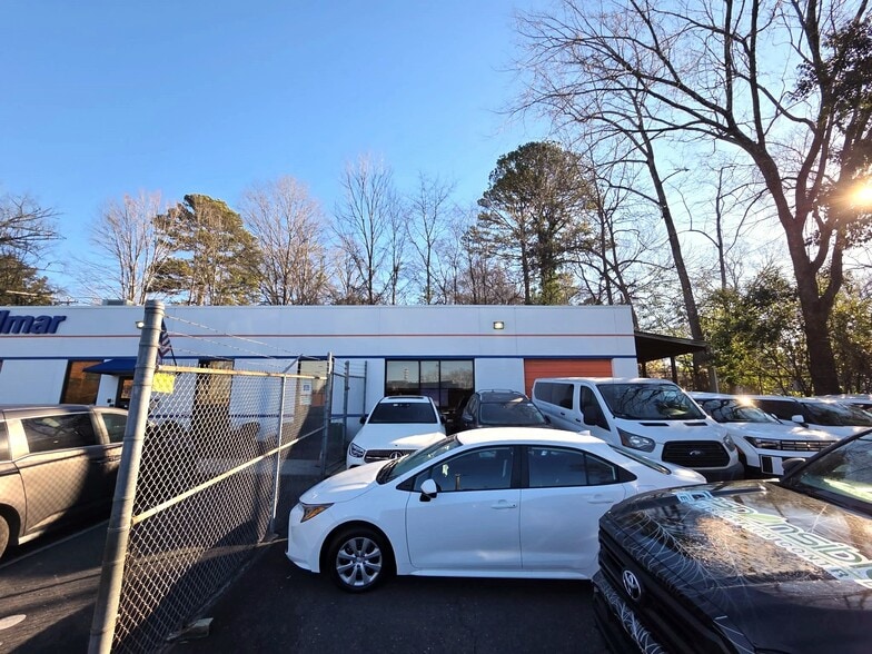 More Photos Of 3336 Washburn Ave, Charlotte Office For Lease