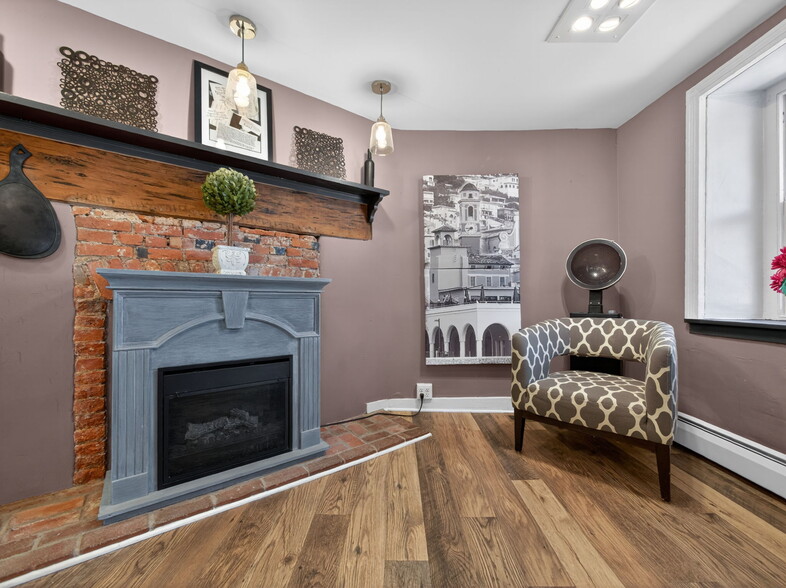 More Photos Of 1434-1436 W Broad St, Quakertown Office For Sale