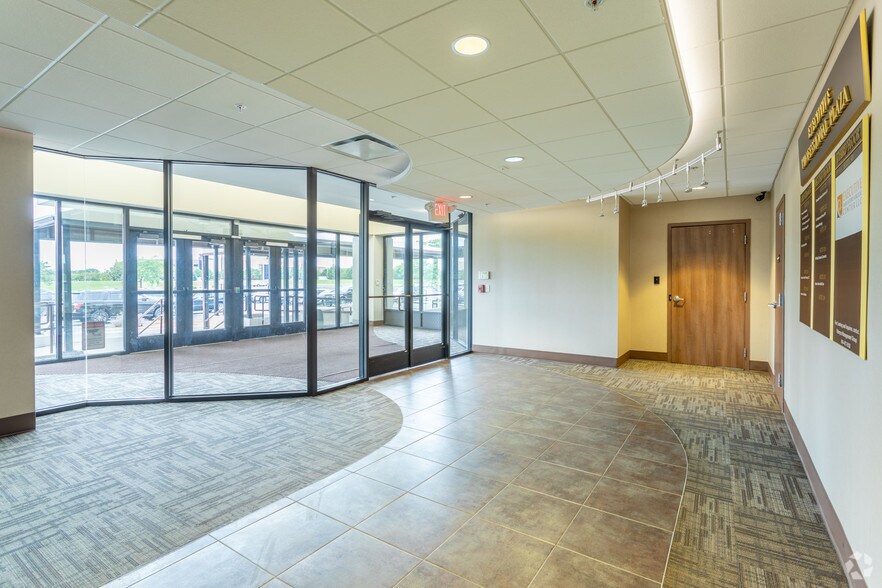 Primary Photo Of 17000 Executive Plaza Dr, Dearborn Medical For Lease