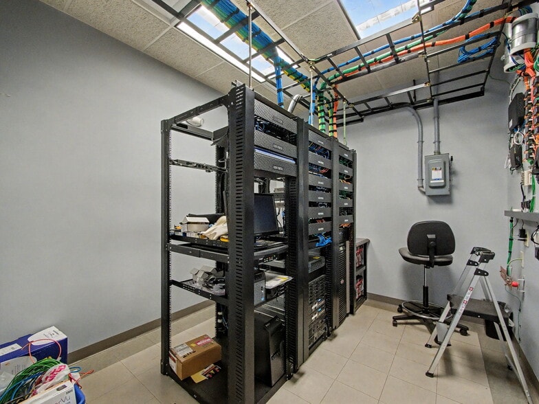 More Photos Of 6861 Garden Rd, Riviera Beach Warehouse For Sale