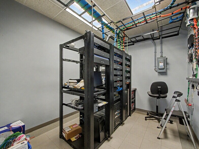 More Photos Of 6861 Garden Rd, Riviera Beach Warehouse For Sale