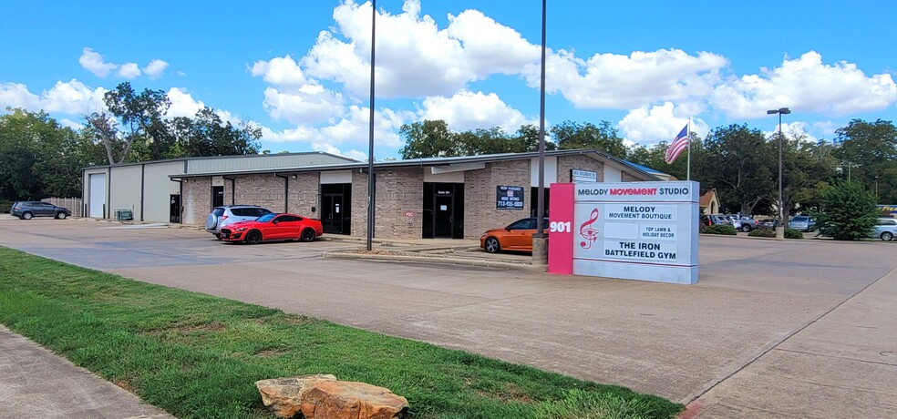 Primary Photo Of 901 E Highway 90A, Richmond Storefront Retail Office For Lease