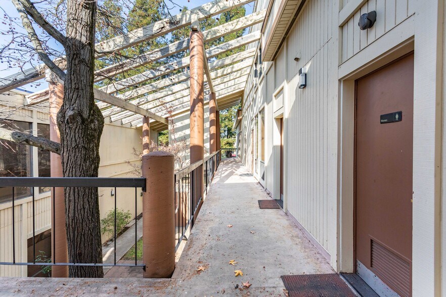 More Photos Of 2848 Arden Way, Sacramento Office For Lease