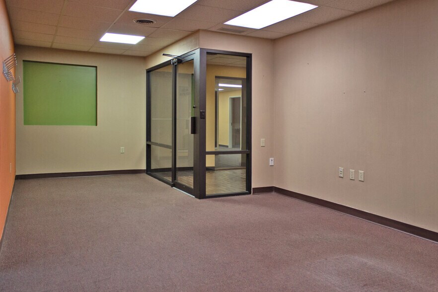 More Photos Of 530 W Ionia St, Lansing Office For Lease