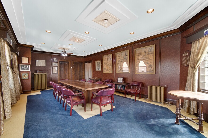 More Photos Of 512 Temple St, Whiting Specialty For Sale