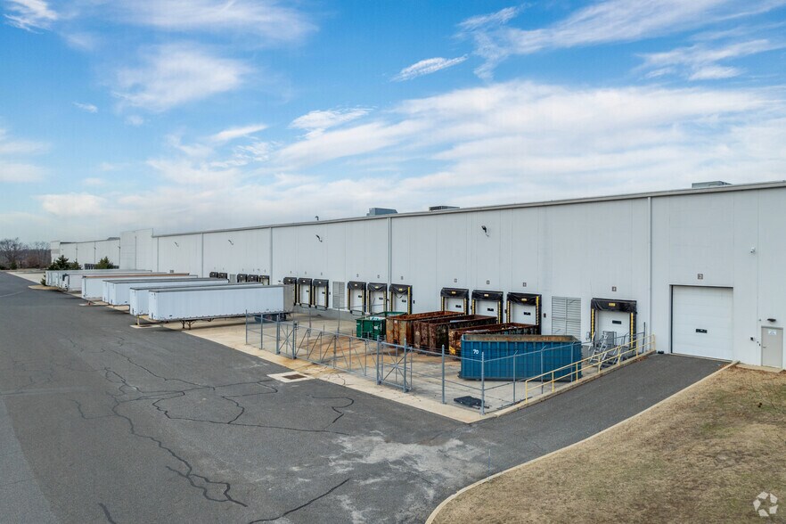 More Photos Of 800 Arlington Blvd, Swedesboro Warehouse For Lease