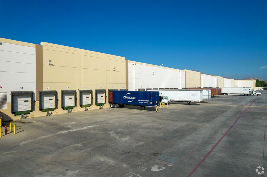 More Photos Of 24950 Grove View Rd, Moreno Valley Warehouse For Lease