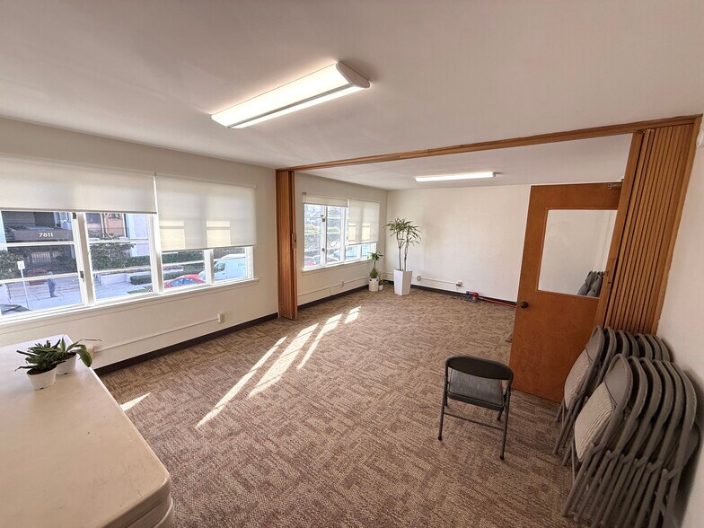 More Photos Of 743 Prospect St, La Jolla Office For Lease