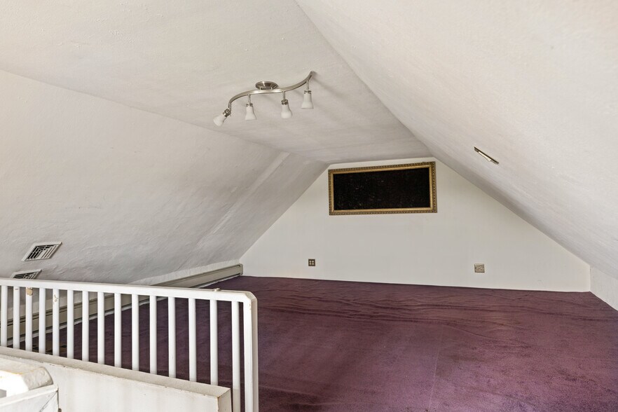 More Photos Of 7026 Ridge Ave, Philadelphia Storefront For Sale