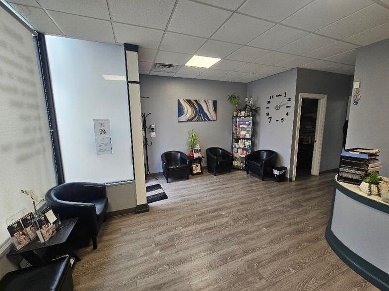 More Photos Of 158 Jericho Tpke, Mineola Storefront Retail Residential For Lease