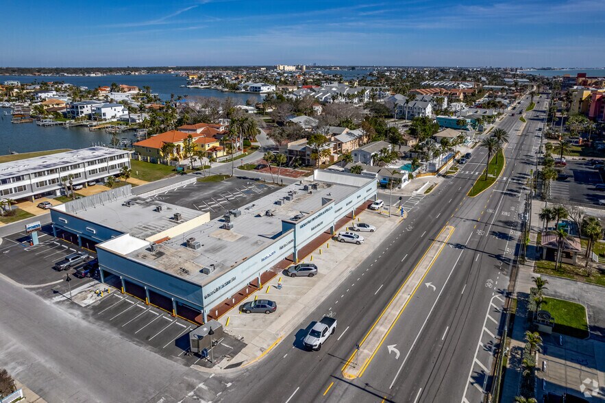 More Photos Of 16913 Gulf Blvd, North Redington Beach General Retail For Lease