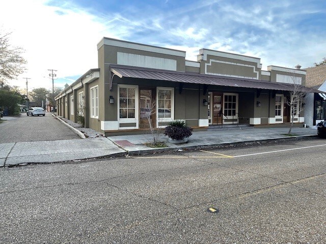 Primary Photo Of 421 N Columbia St, Covington Freestanding For Lease