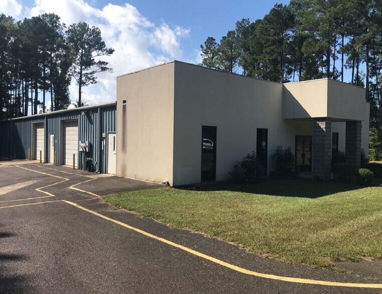 More Photos Of 7300 Regency Rd, Marshall Warehouse For Sale