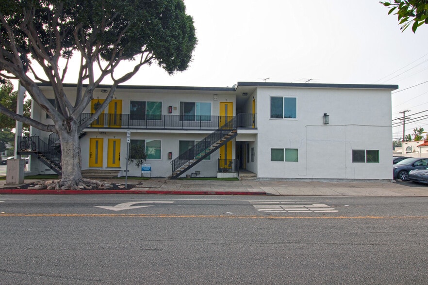 More Photos Of 2626 Cloverfield Blvd, Santa Monica Apartments For Sale