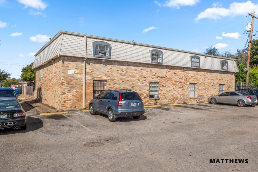 Primary Photo Of 1402 E Saint Johns Ave, Austin Apartments For Sale