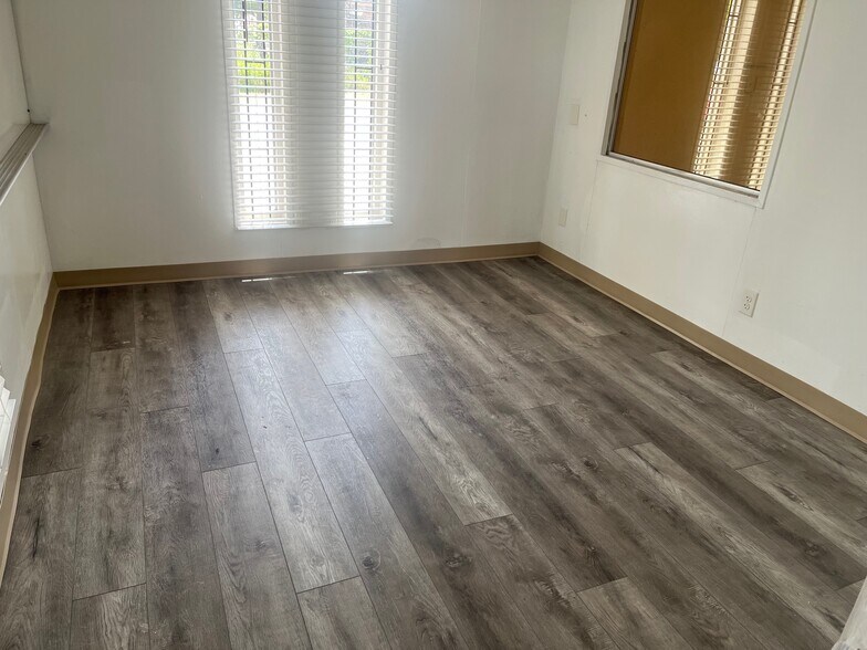 More Photos Of 206 Pecan St, Arlington Auto Repair For Lease