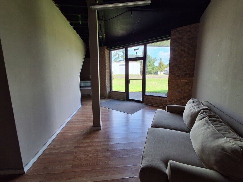 More Photos Of 7040 State Highway 75 S, Huntsville Freestanding For Sale