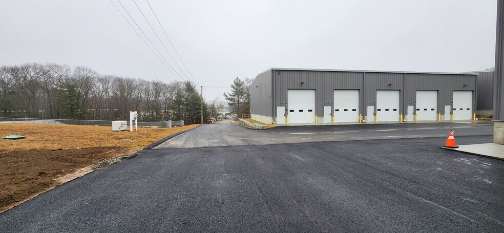 More Photos Of 41 Nooseneck Hill Rd, West Greenwich Warehouse For Lease