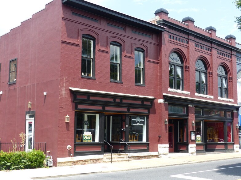 More Photos Of 19-25 W Johnson St, Staunton Storefront Retail Office For Sale