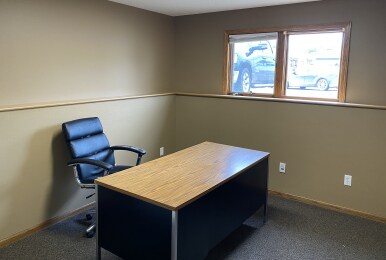 More Photos Of 1800 S Alpine Ave, Sioux Falls Coworking Space