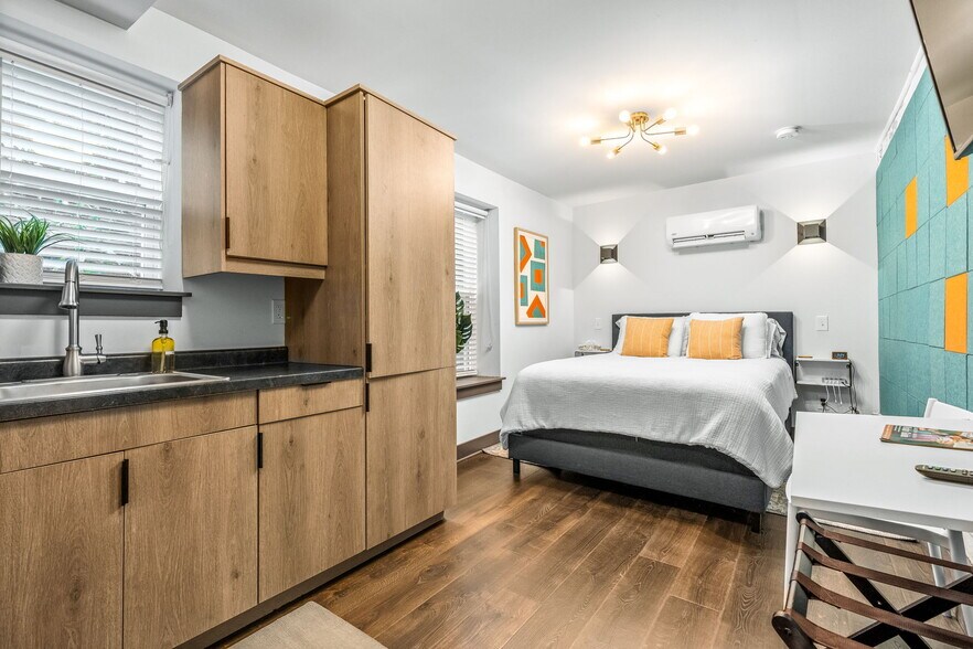 More Photos Of 207 Bank St, New Albany Apartments For Sale