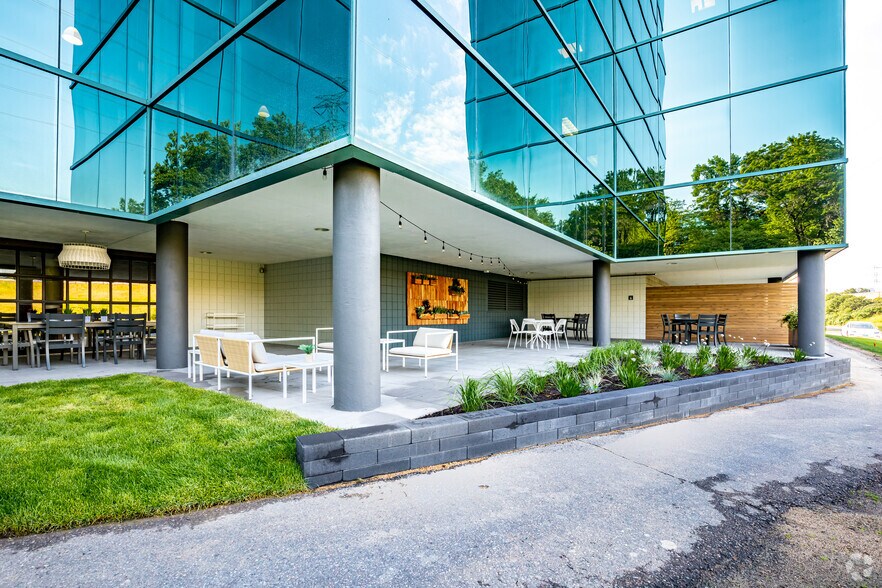 More Photos Of 12900 Whitewater Dr, Minnetonka Unknown For Lease