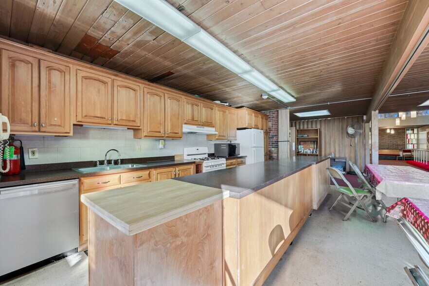 More Photos Of 5129 Wolf Rd, Western Springs Religious Facility For Sale