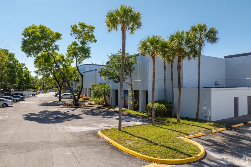 More Photos Of 19555 NE 10th Ave, Miami Unknown For Lease