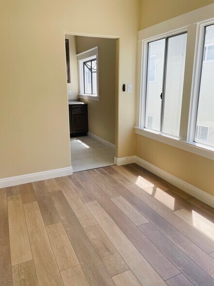 More Photos Of 3921 E Livingston Dr, Long Beach Apartments For Sale