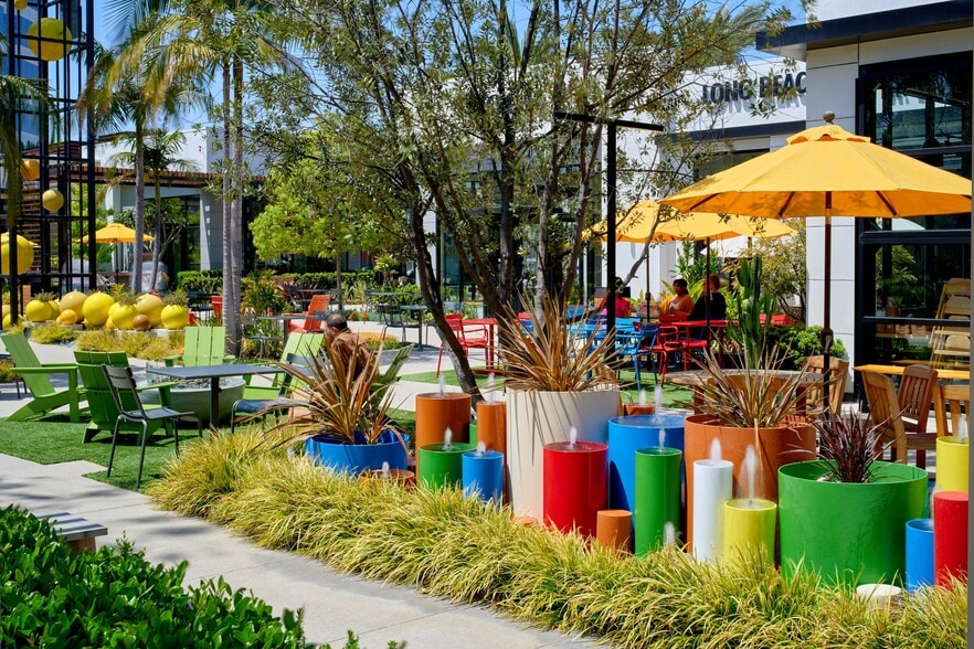 More Photos Of 980 W 190th St, Torrance Unknown For Lease